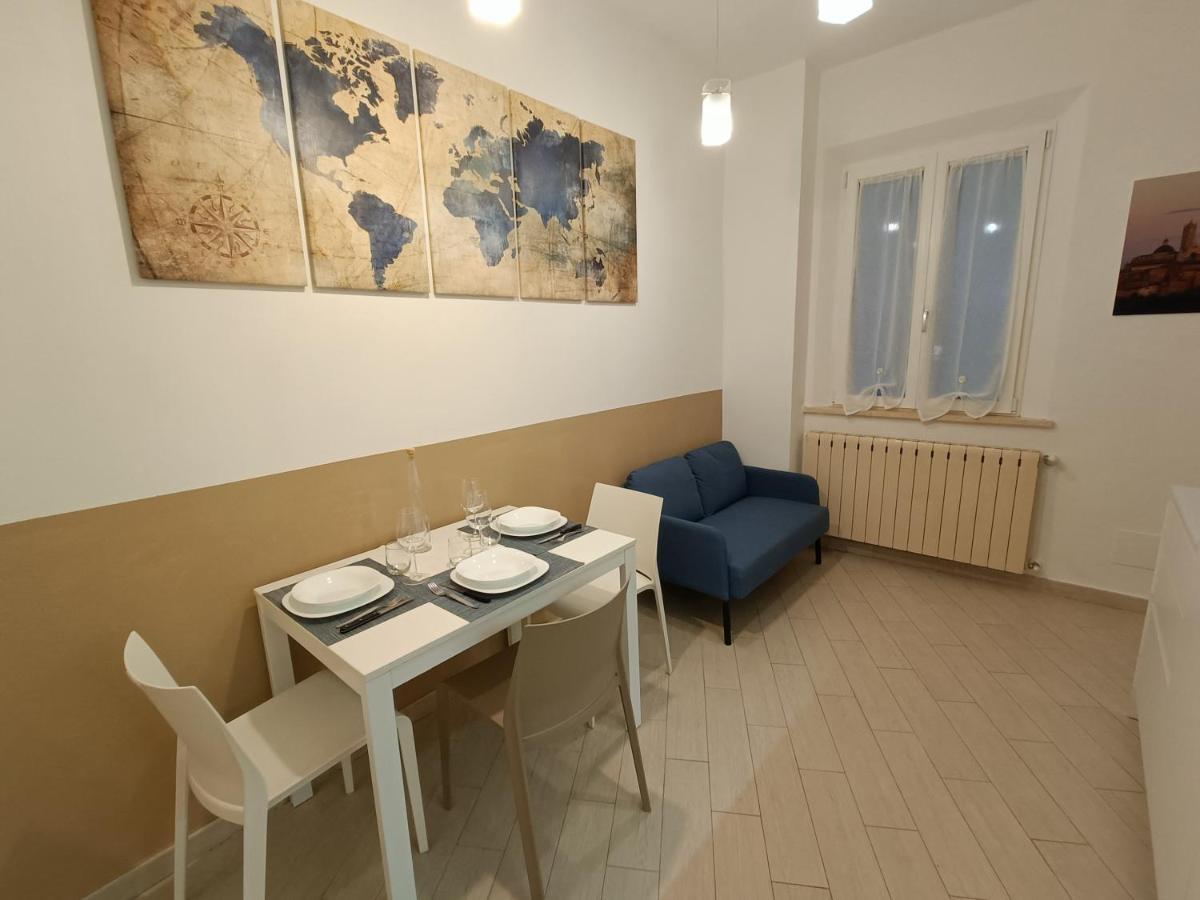 Apartamento Firsthouse - Nel Centro Storico Con Parcheggio Gratuito Siena Exterior foto