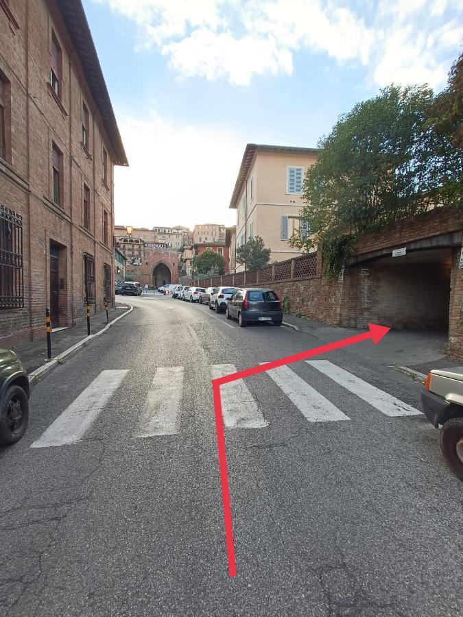 Apartamento Firsthouse - Nel Centro Storico Con Parcheggio Gratuito Siena Exterior foto